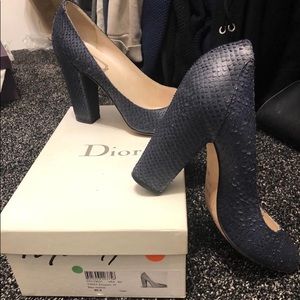 CHRISTIAN DIOR genuine skin navy pumps